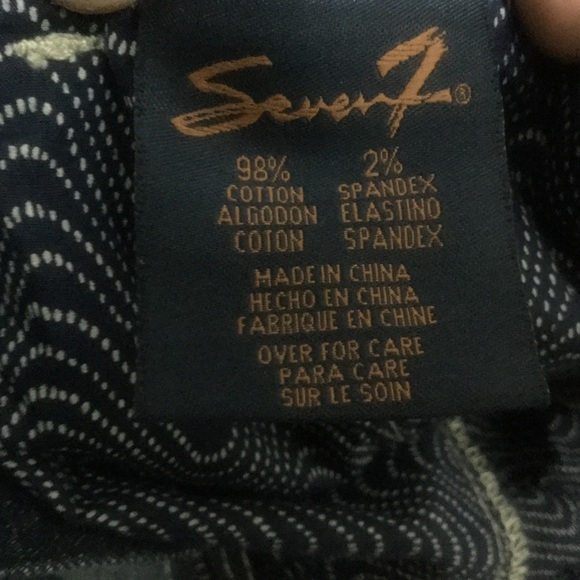 Seven7 Blue Jean Size 8 Flare Leg Distress Stretch - Picture 7 of 8